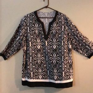 Woman’s oversized top black/white